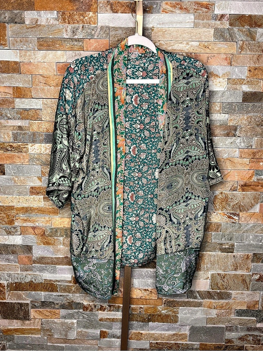 Karma Highway Floral Button Down Shirt in Green Like New